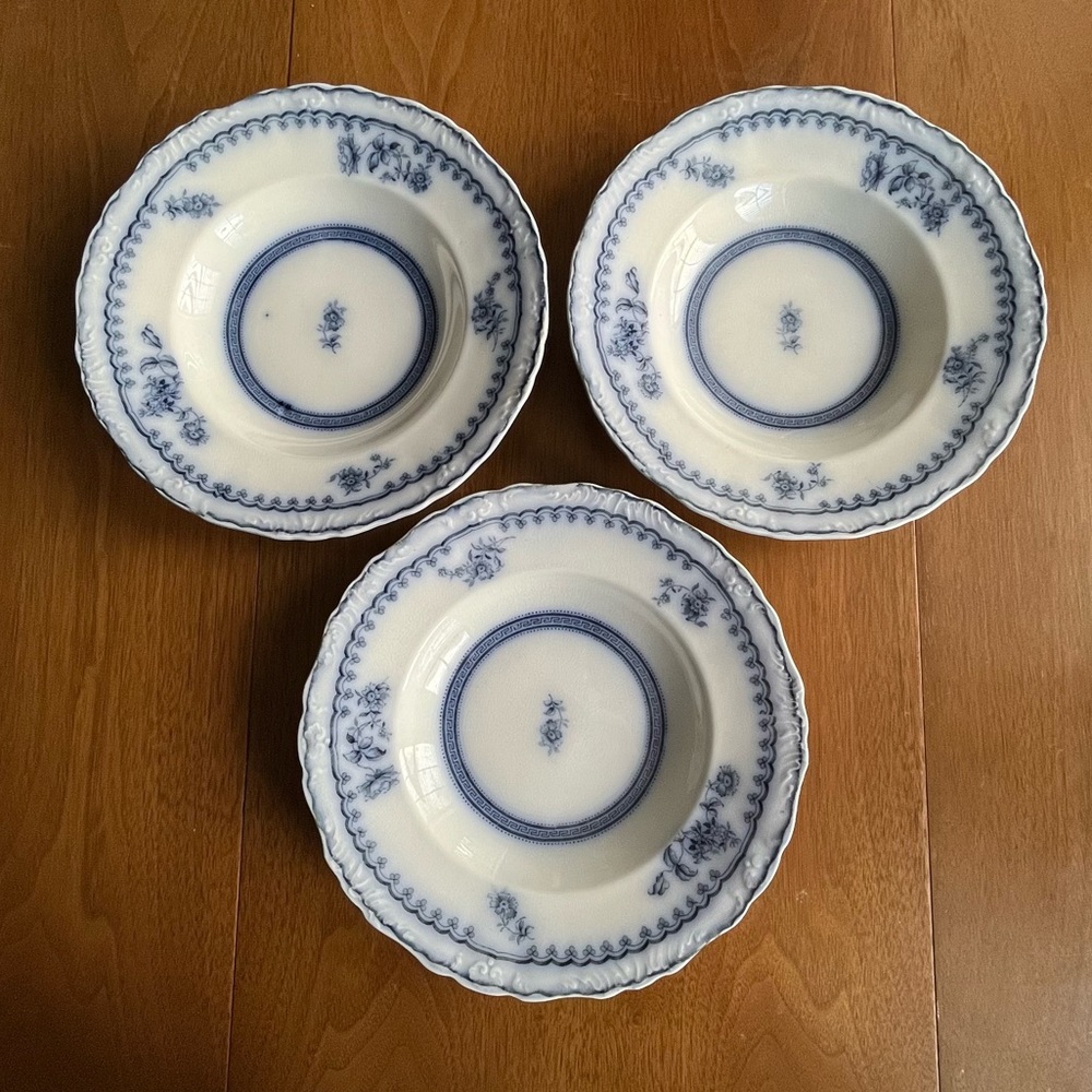 Set of 3 Antique Flow Blue 9” Rimmed Soup Bowls Rosalie Pattern J&G Meakin